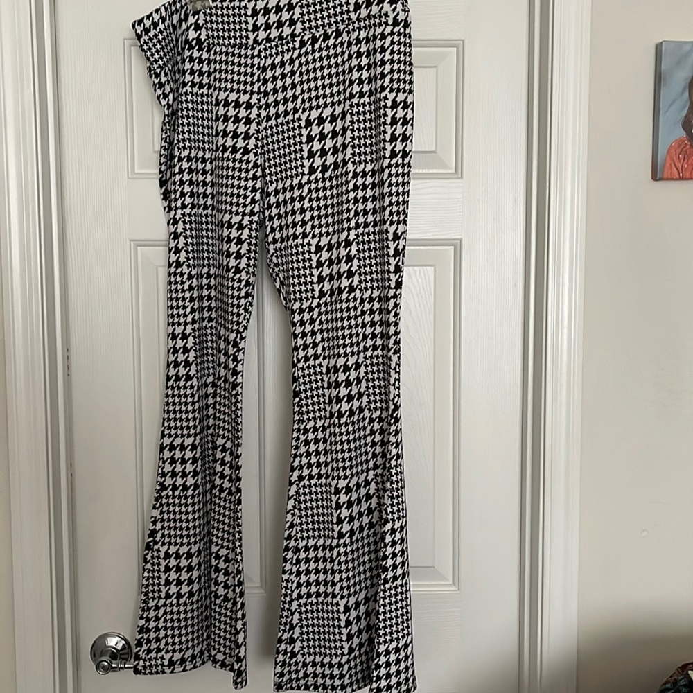 Black and white wide leg pants